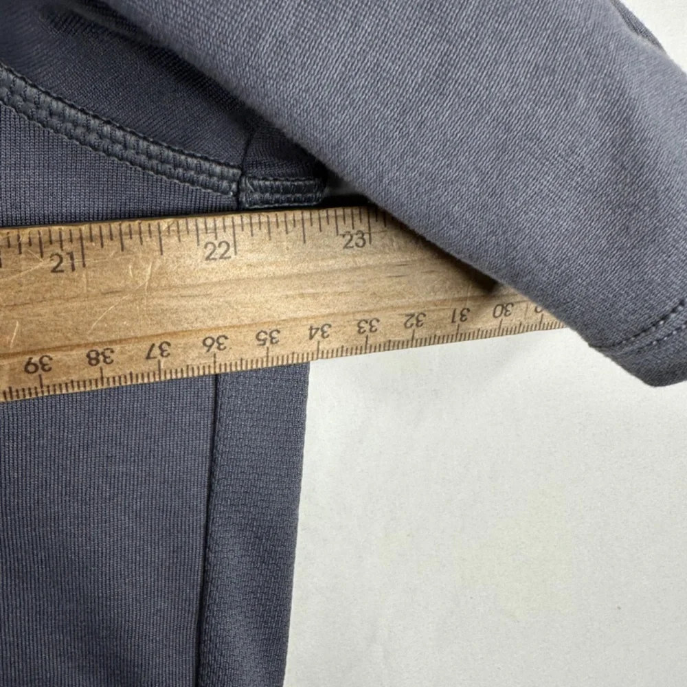 The‎ North Face Men's V Neck Gray T Shirt Size Large